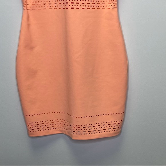 Elizabeth and James Laser Cutout Ari Dress Size 4 - Picture 7 of 17